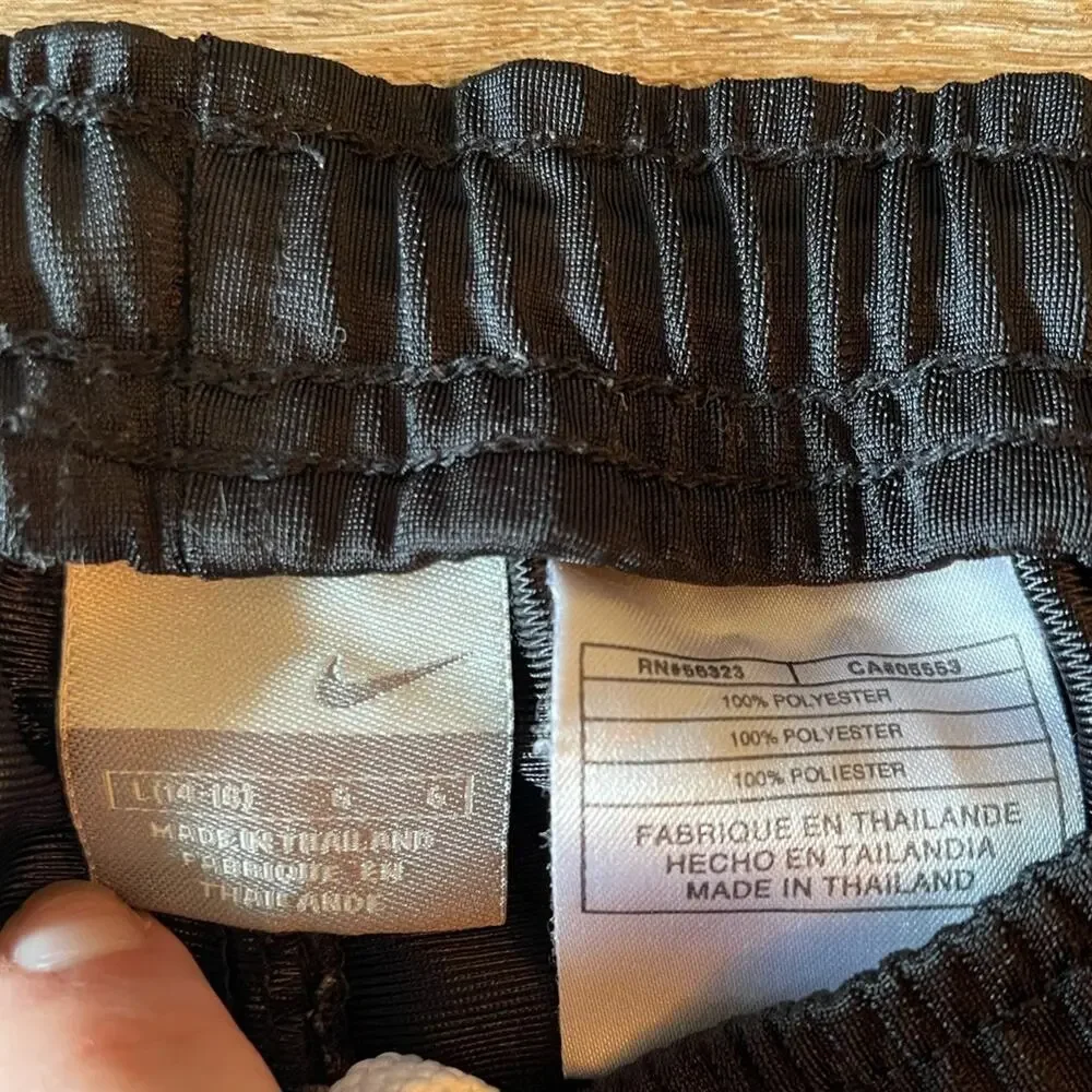 Nike kids black